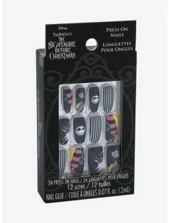 Brand new ๐ฅ The Nightmare Before ๐ Christmas Faux Nail Set ๐ฏ